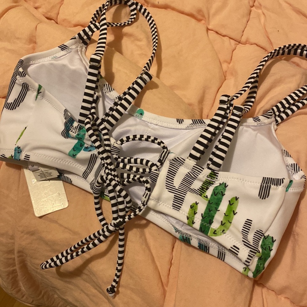 M cactus top so cute - Picture 2 of 3